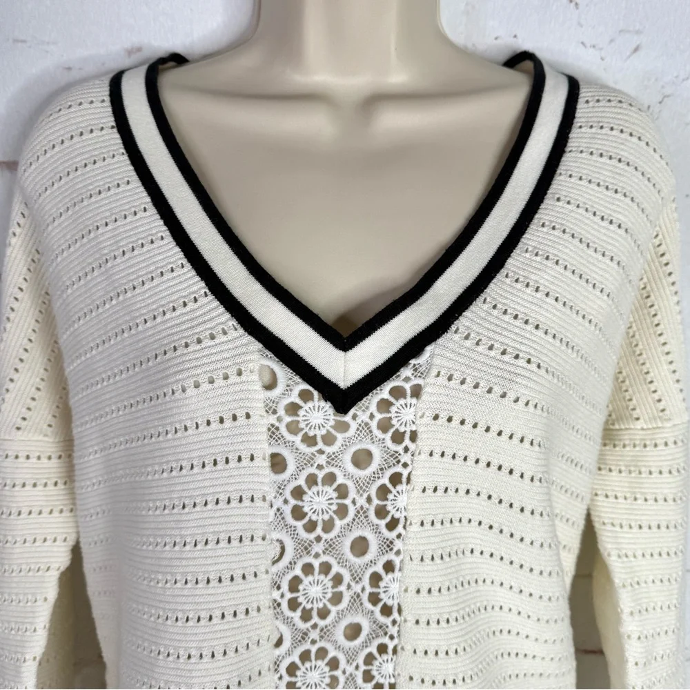 FRENCH CONNECTION Women Small Textured White Knit V-Neck Sweater Generous Sizing - Picture 3 of 16
